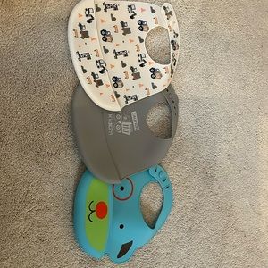 Silicone bibs